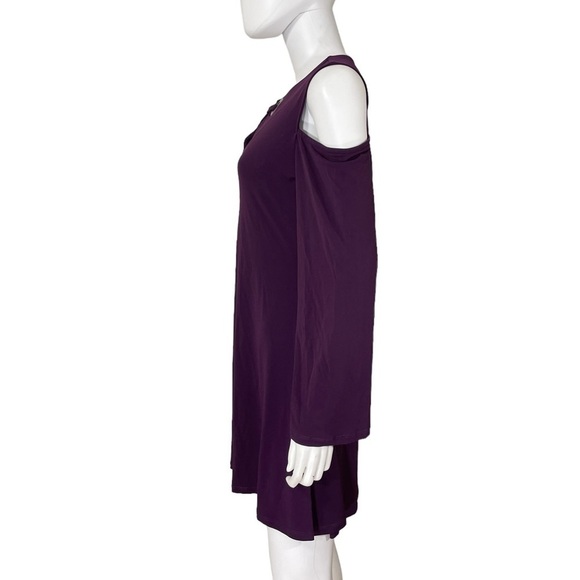 Purple Cold Shoulder V Neck Dress
New - Picture 3 of 5